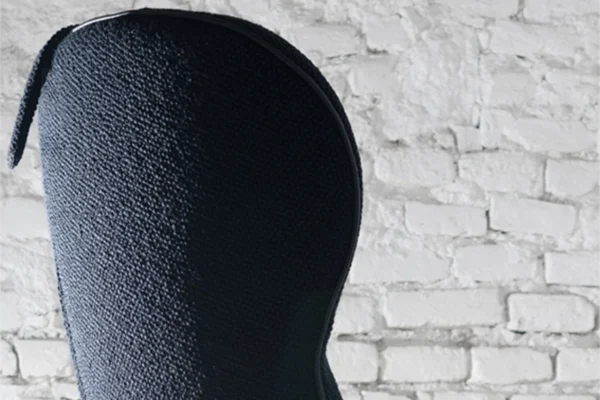 Wittmann Sessel Tuya Detailansicht, blauer Stoff Wittmann Sessel Tuya Detailansicht, blauer Stoff