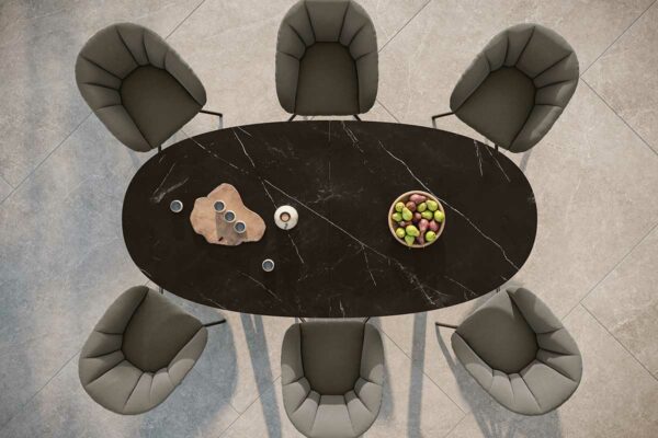 Zumsteg Tisch Lana Zumsteg Tisch Lana, Essgruppe mit Polsterstühlen von oben fotografiert